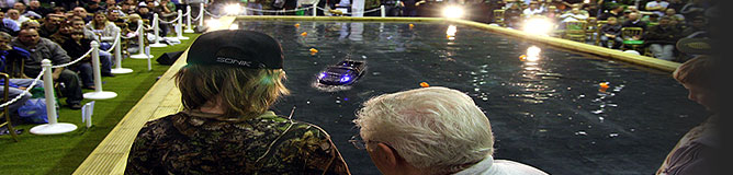 Bait Boat racing at the Carp Show